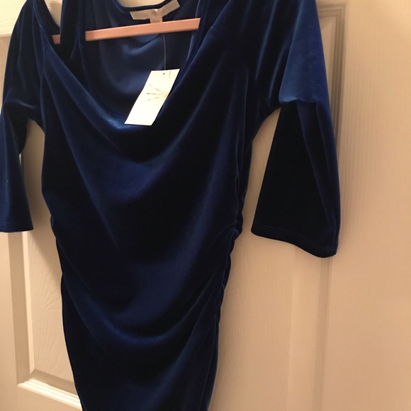 Beautiful velvet top - Picture 6 of 7